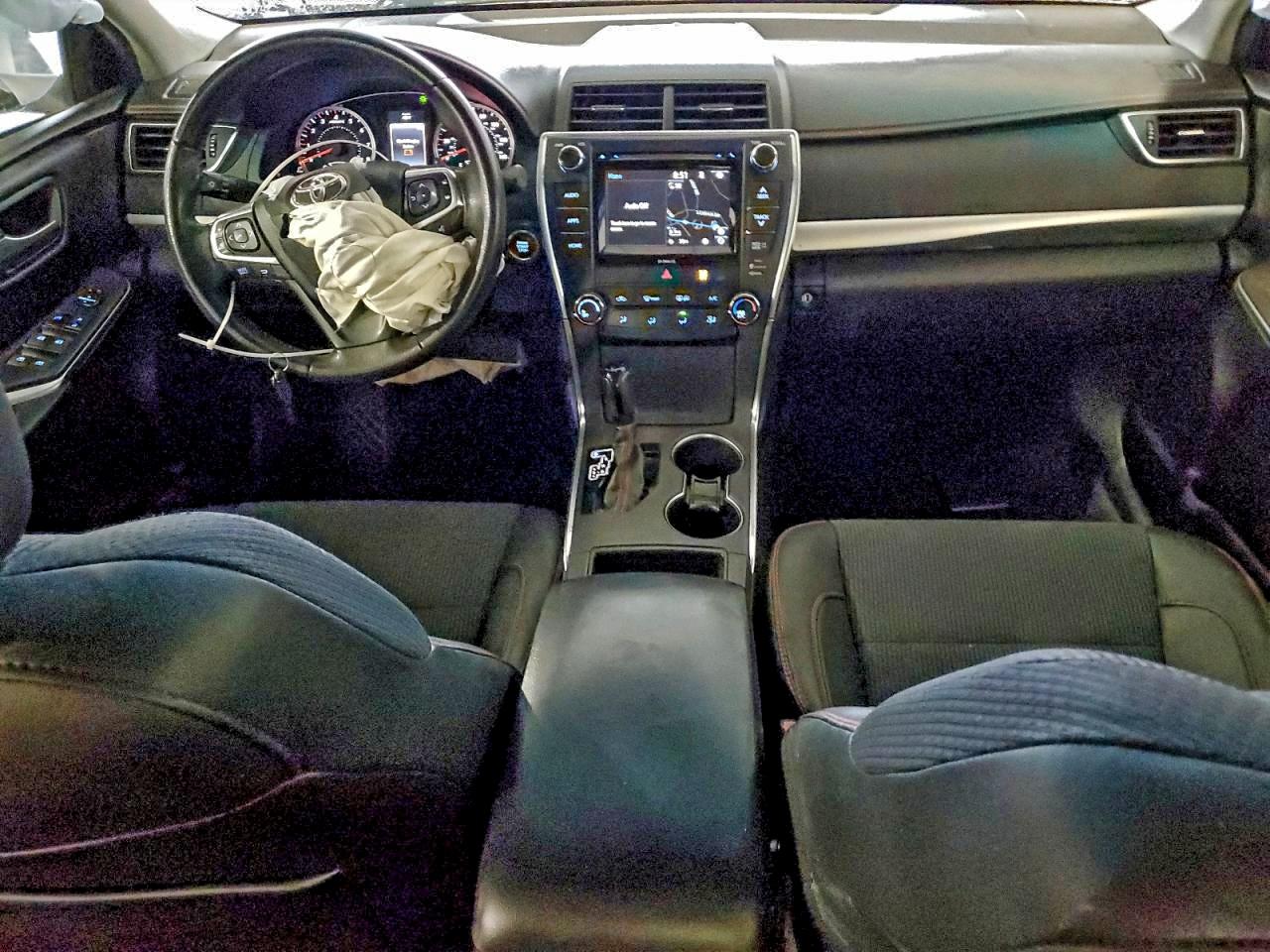 2017 TOYOTA CAMRY LE photo 8