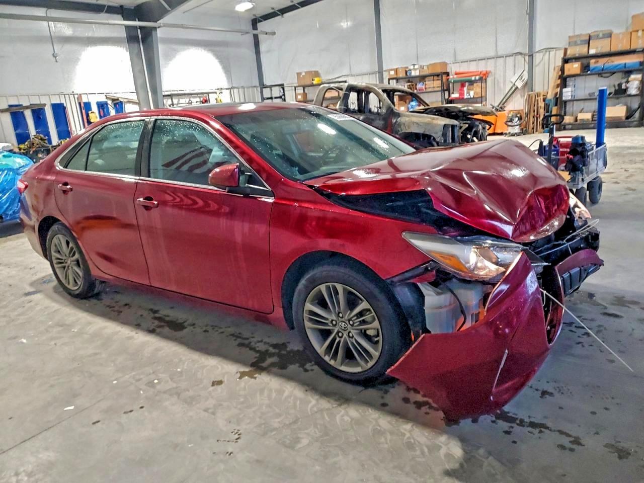 2017 TOYOTA CAMRY LE photo 4