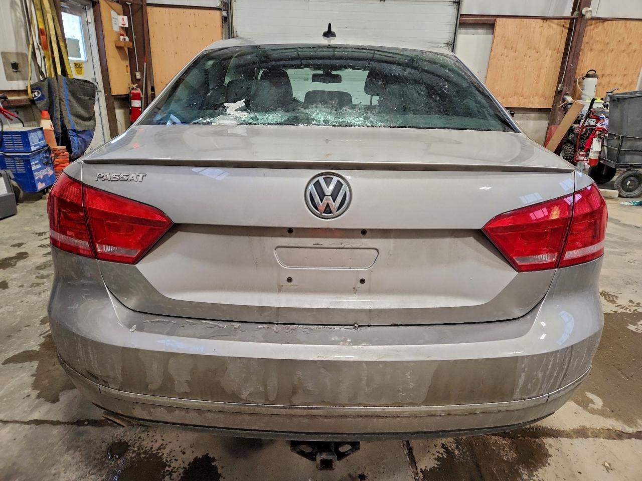 2012 VOLKSWAGEN PASSAT SEL photo 6