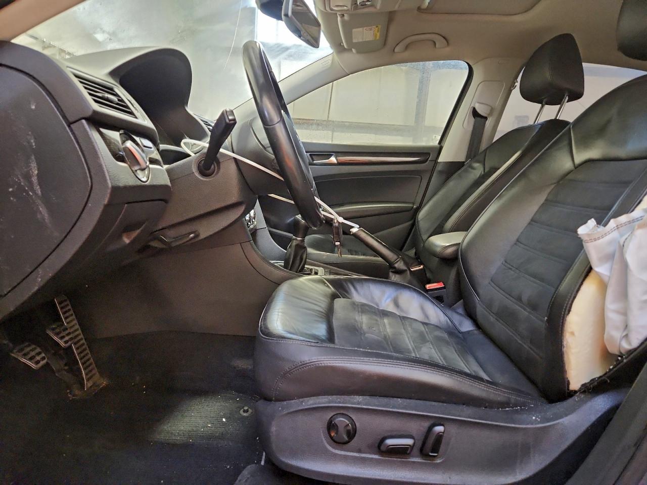 2012 VOLKSWAGEN PASSAT SEL photo 7