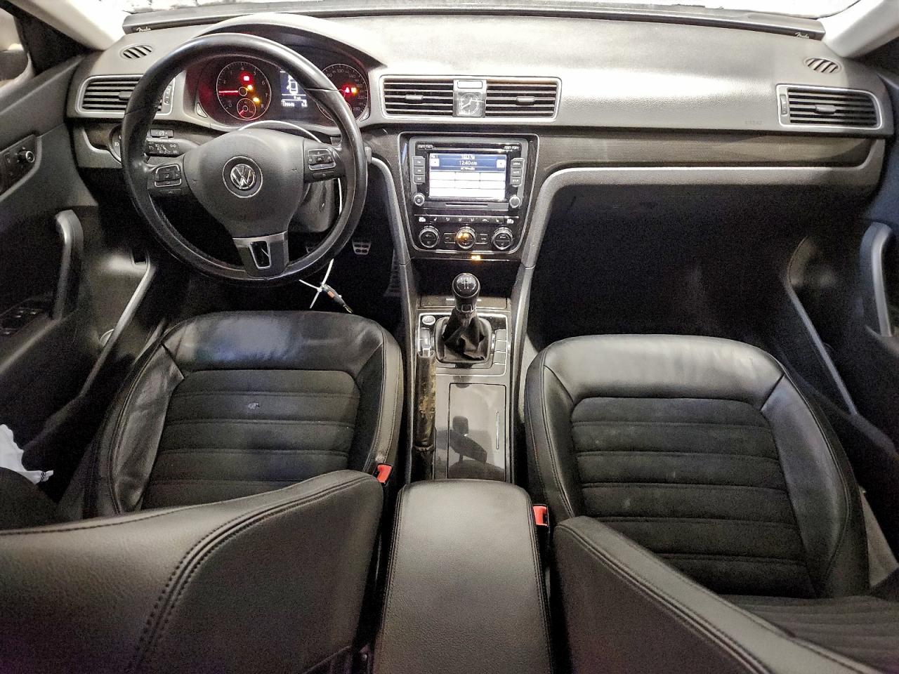 2012 VOLKSWAGEN PASSAT SEL photo 8