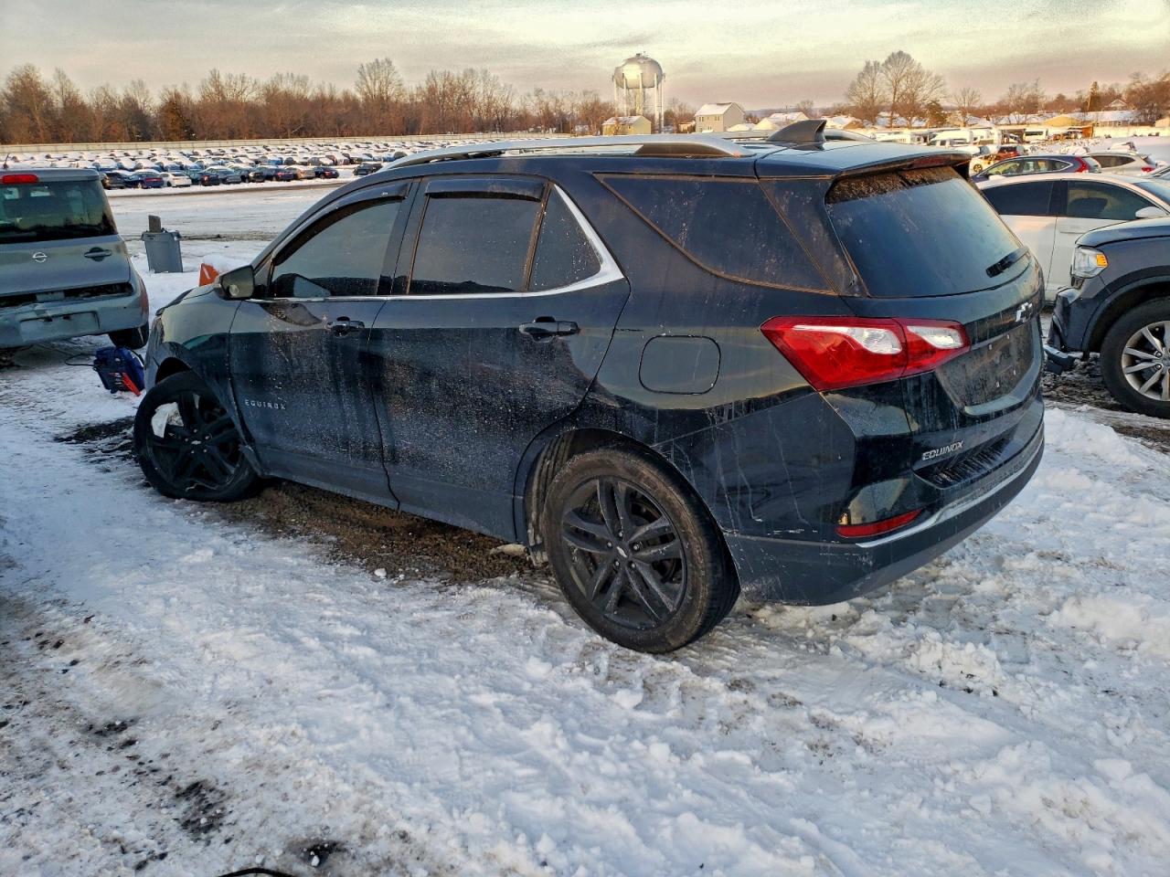 2020 CHEVROLET EQUINOX LT photo 2