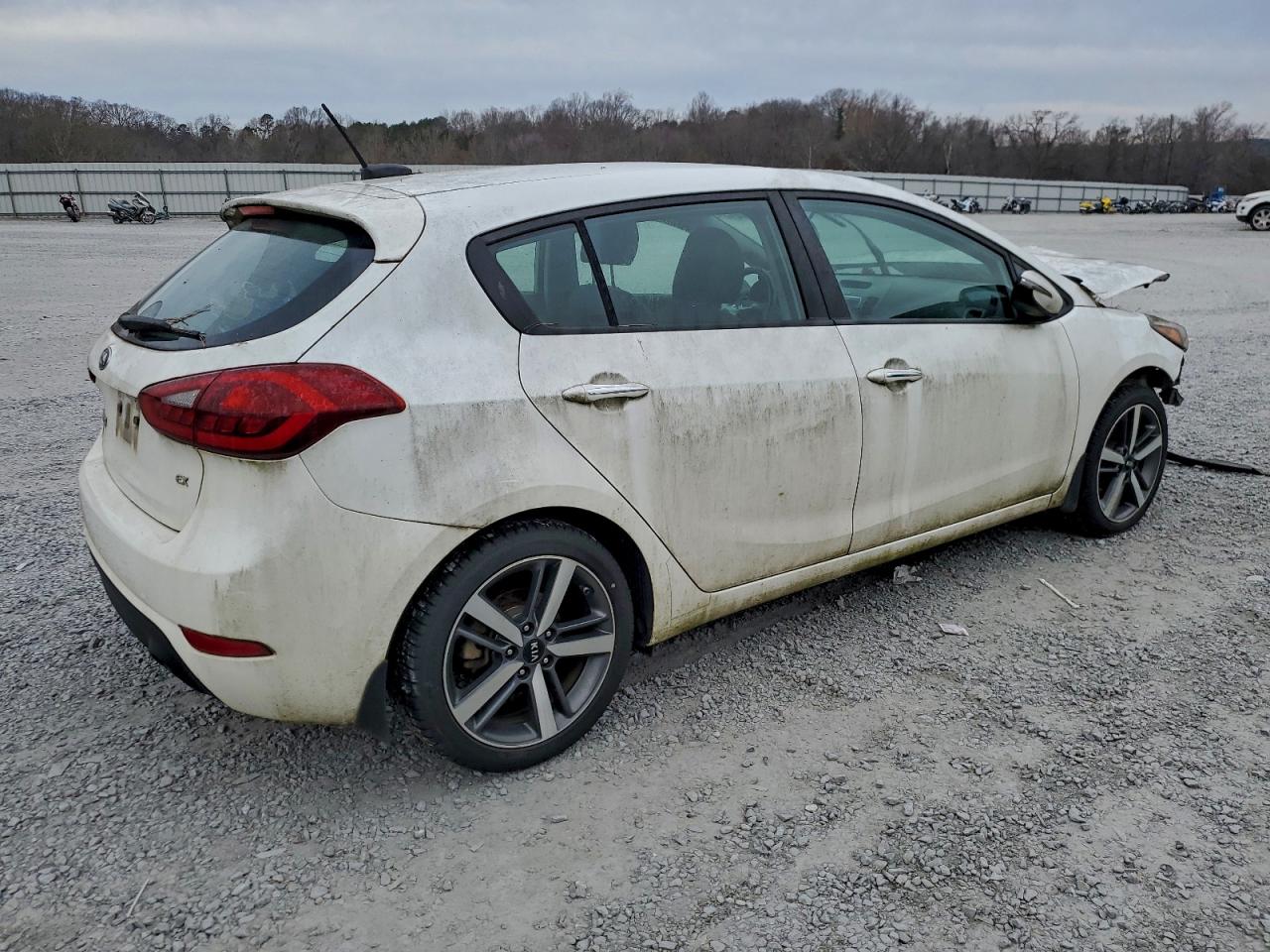 2017 KIA FORTE EX photo 3