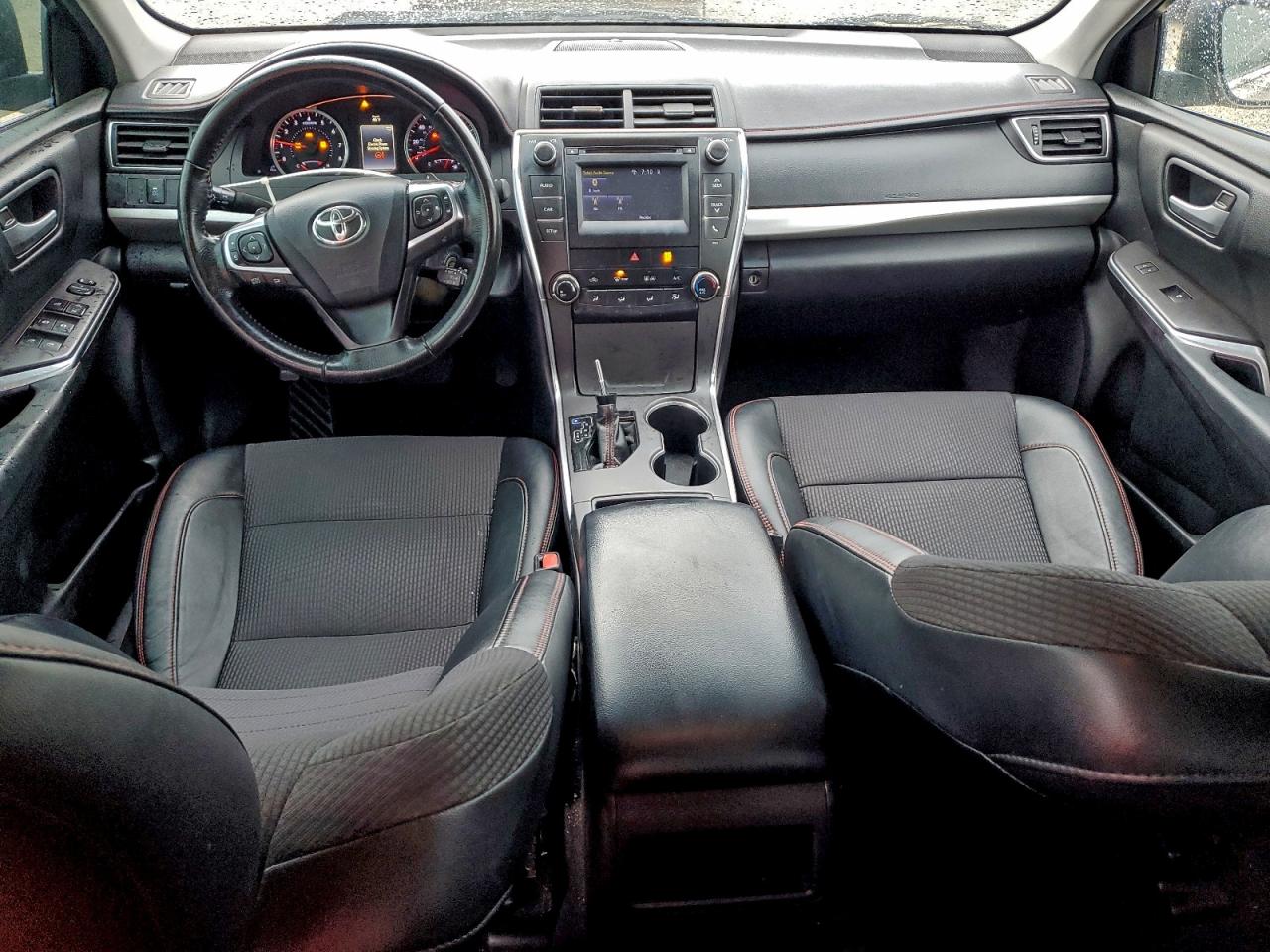 2016 TOYOTA CAMRY LE photo 8