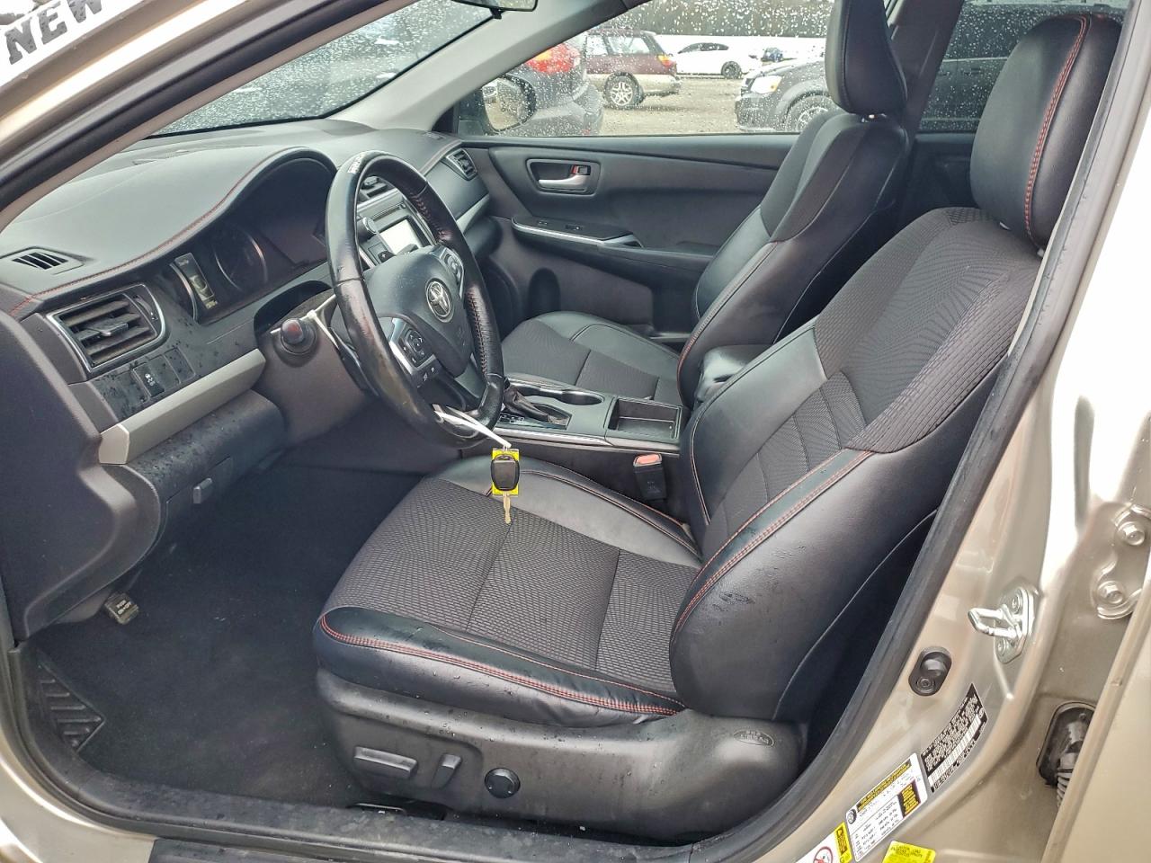 2016 TOYOTA CAMRY LE photo 7