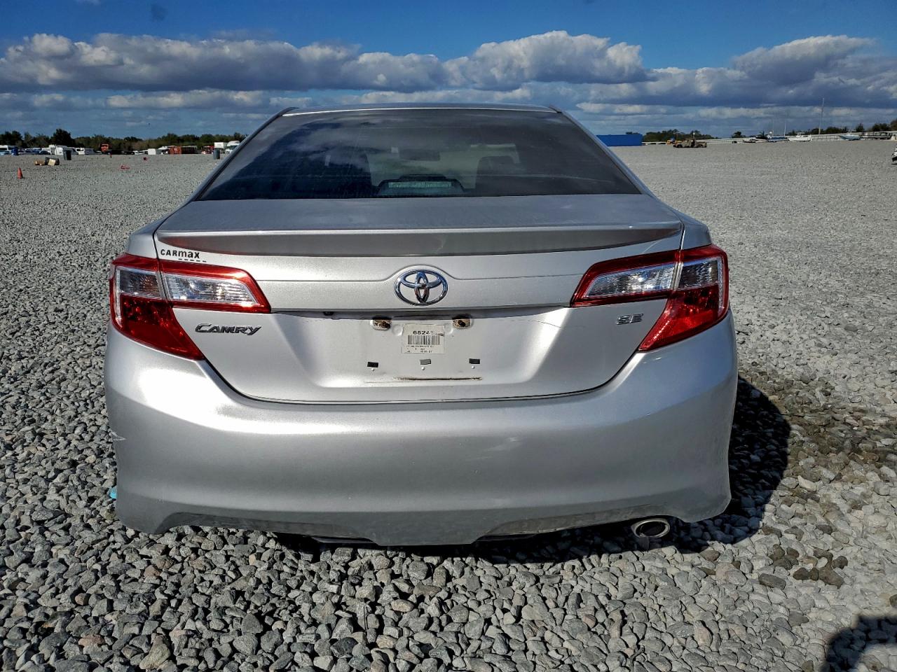 2014 TOYOTA CAMRY SE photo 6