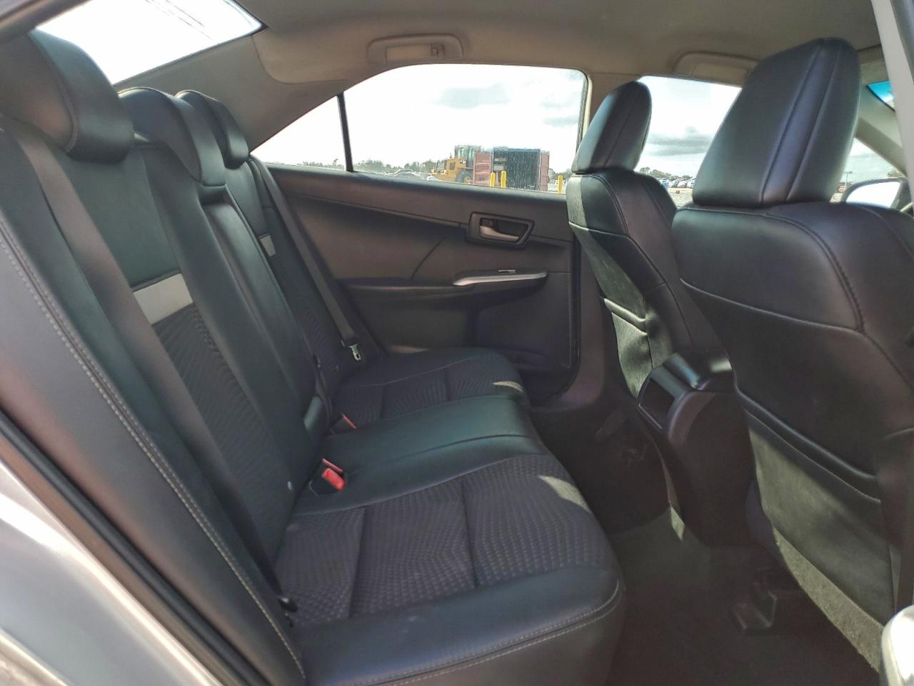 2014 TOYOTA CAMRY SE photo 10