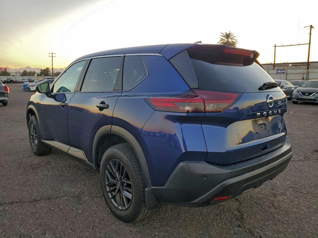 2021 NISSAN ROGUE S photo 2