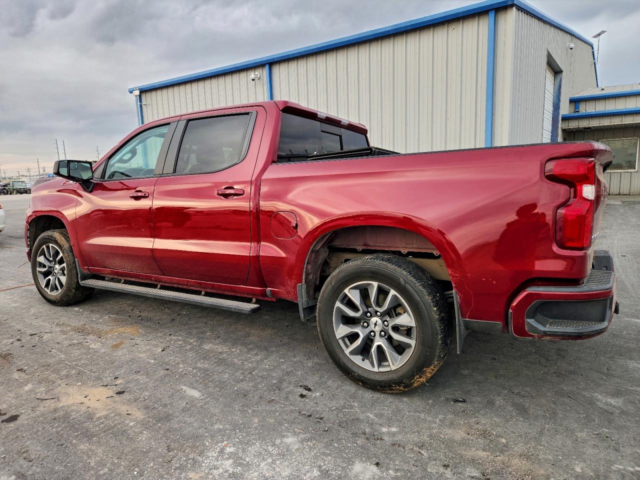 2020 CHEVROLET SILVERADO K1500 RST photo 2
