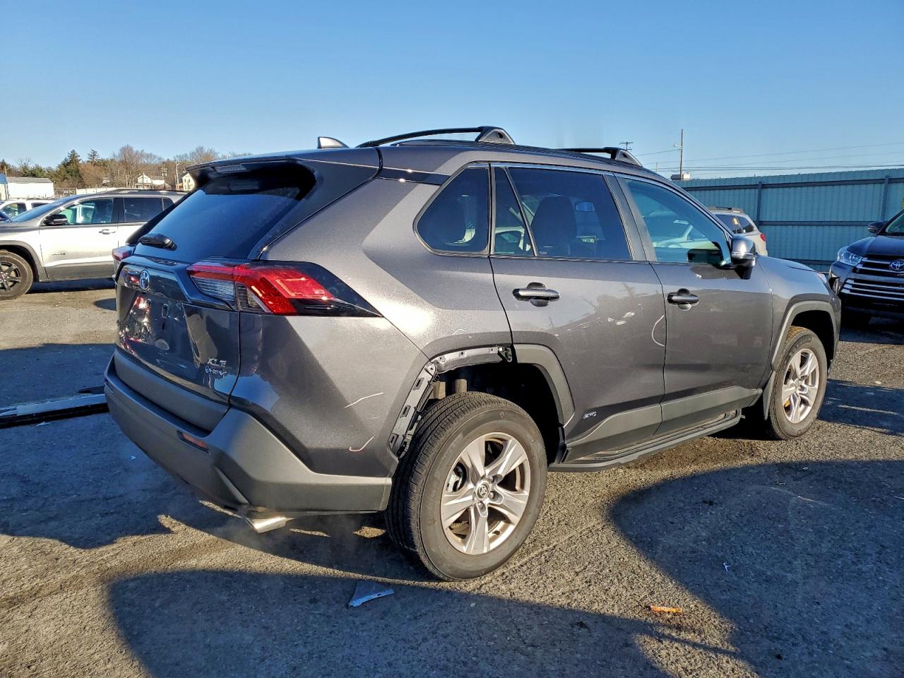 2025 TOYOTA RAV4 XLE photo 3