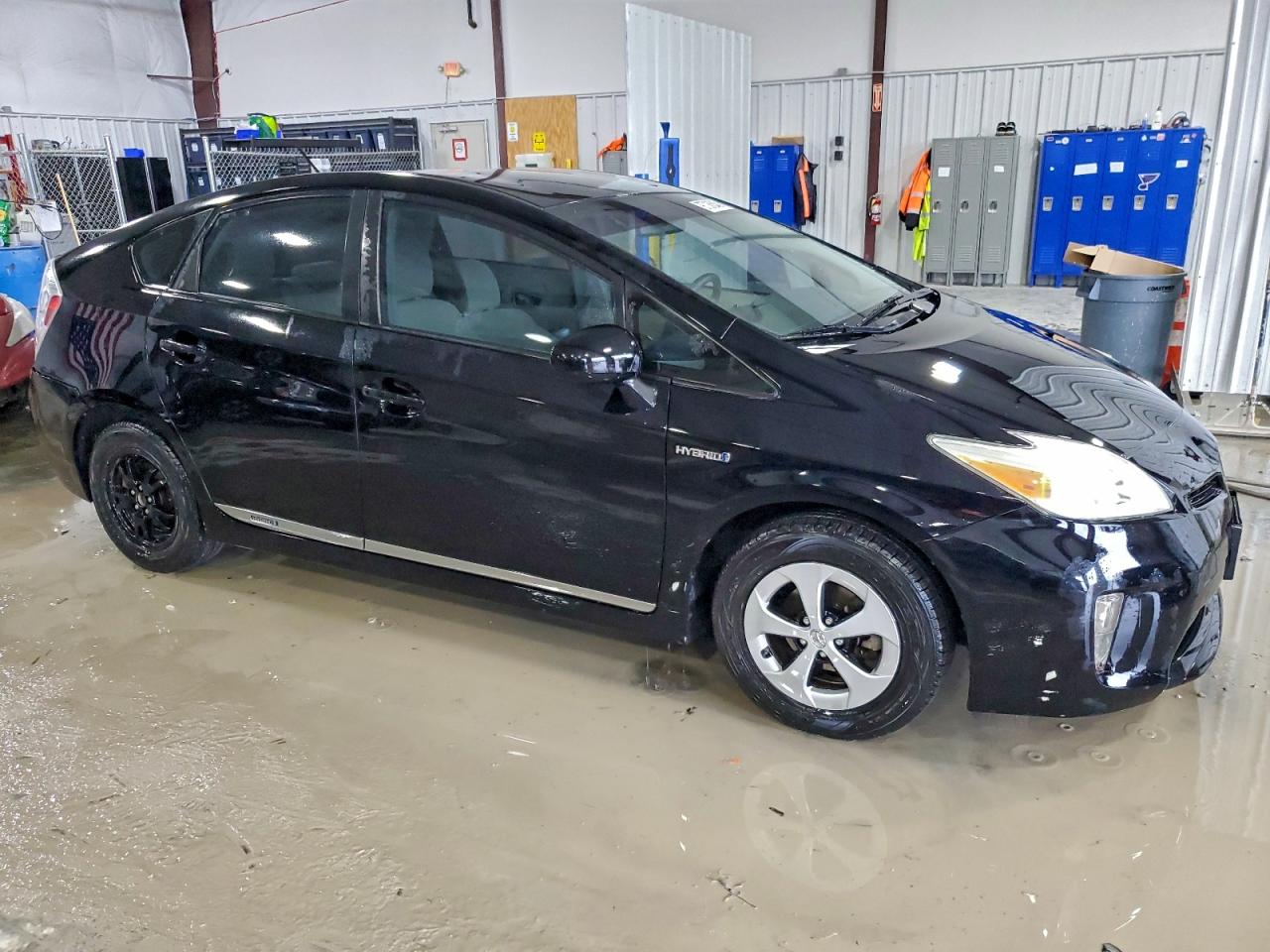 2014 TOYOTA PRIUS photo 4