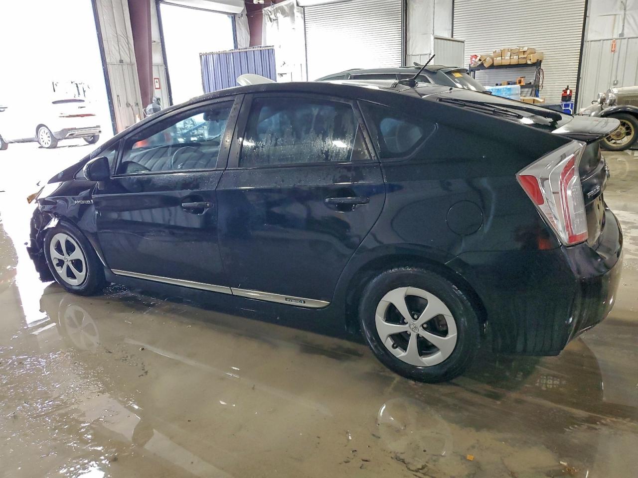 2014 TOYOTA PRIUS photo 2