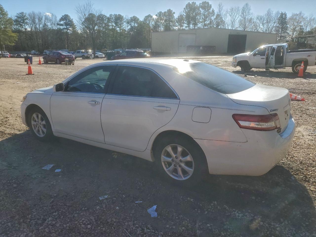 2011 TOYOTA CAMRY BASE photo 2