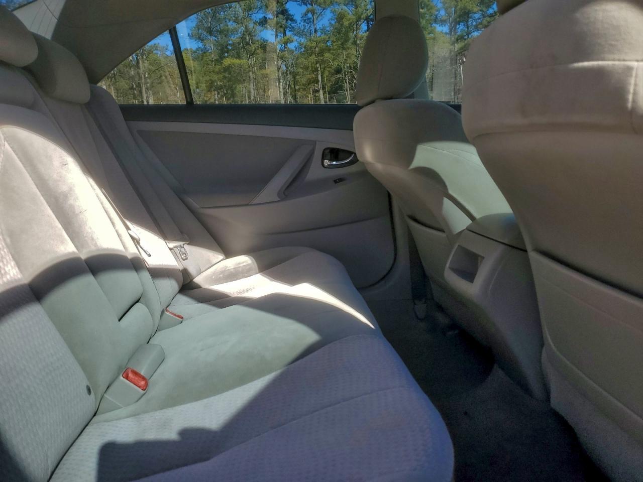 2011 TOYOTA CAMRY BASE photo 10