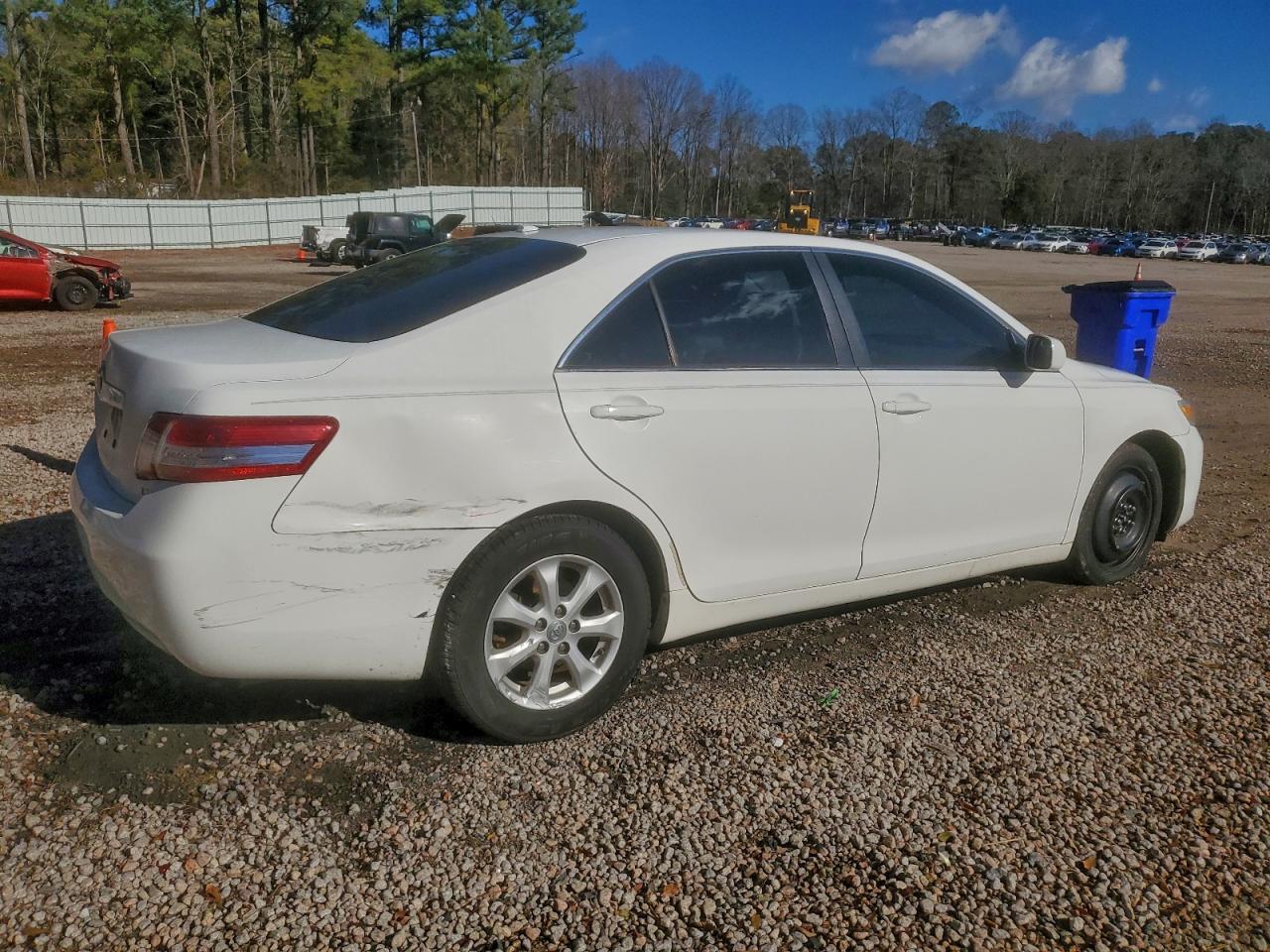2011 TOYOTA CAMRY BASE photo 3