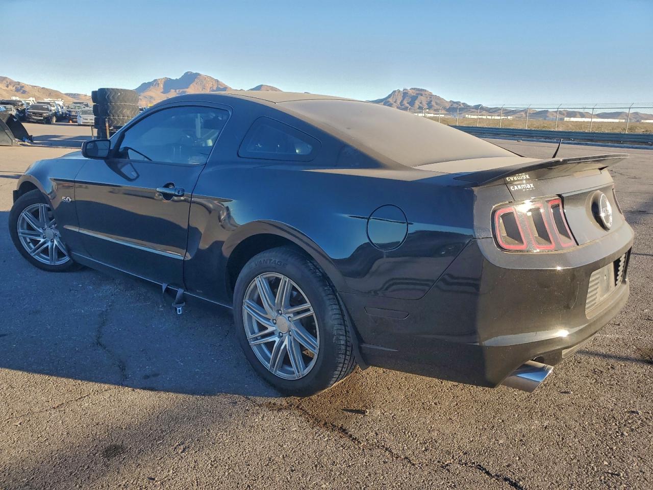 2014 FORD MUSTANG GT photo 2