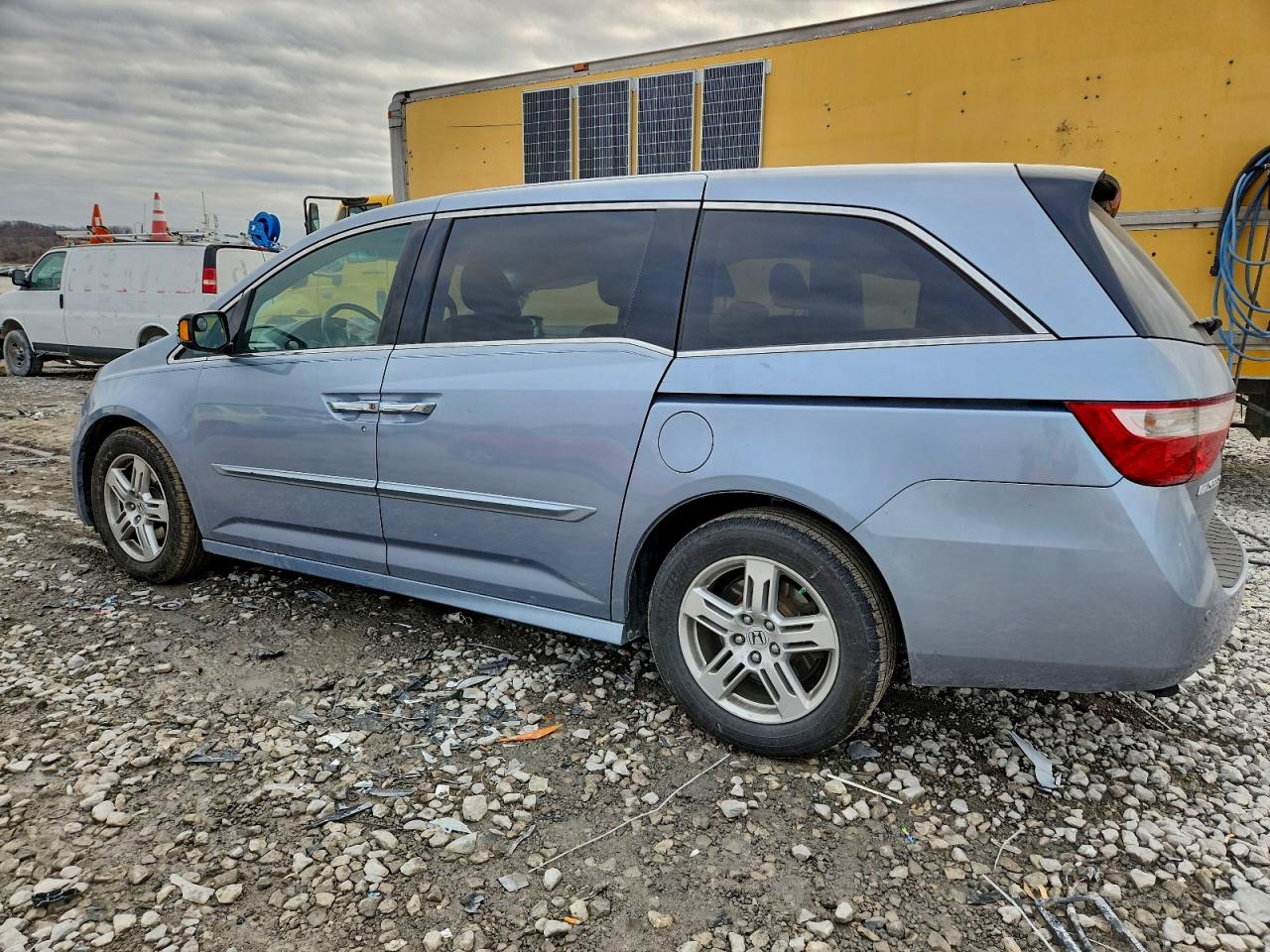 2012 HONDA ODYSSEY TOURING photo 3
