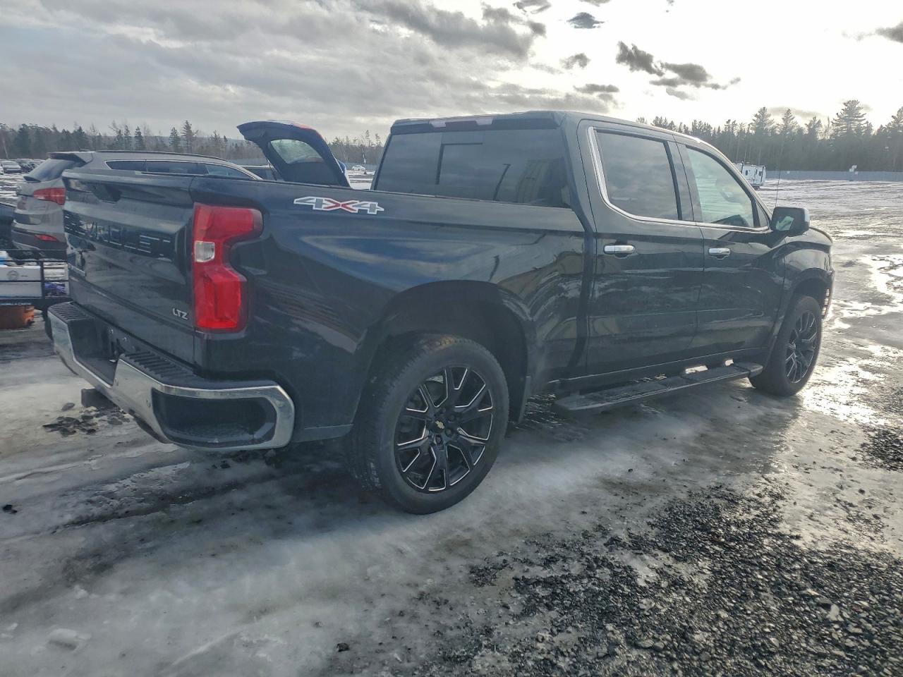 2021 CHEVROLET SILVERADO K1500 LTZ photo 3