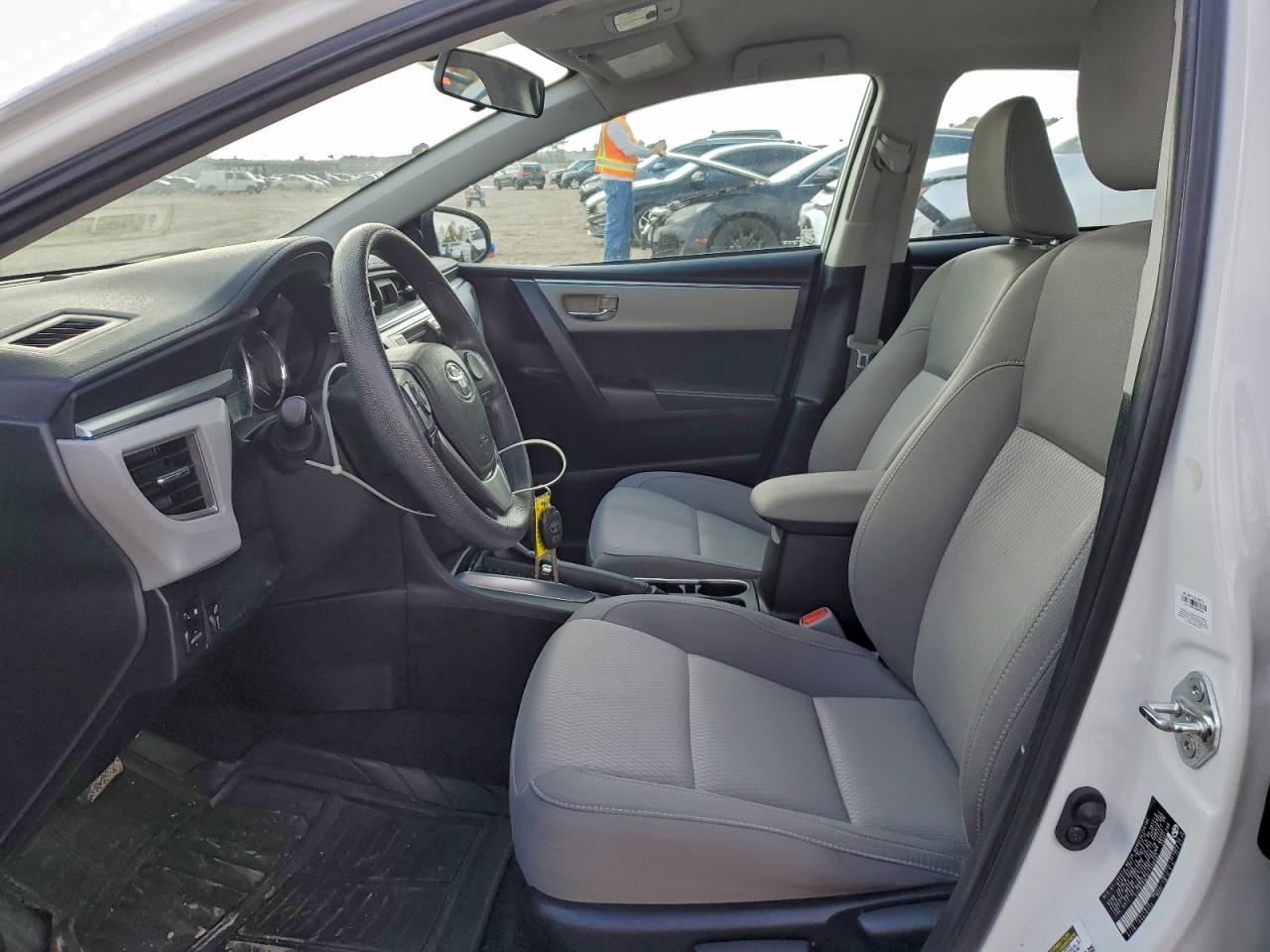 2015 TOYOTA COROLLA ECO photo 13