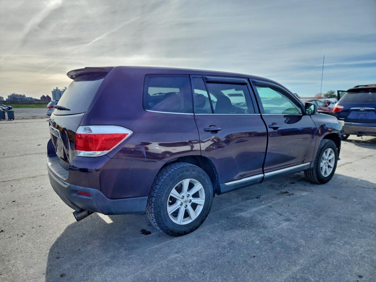 2012 TOYOTA HIGHLANDER BASE photo 5