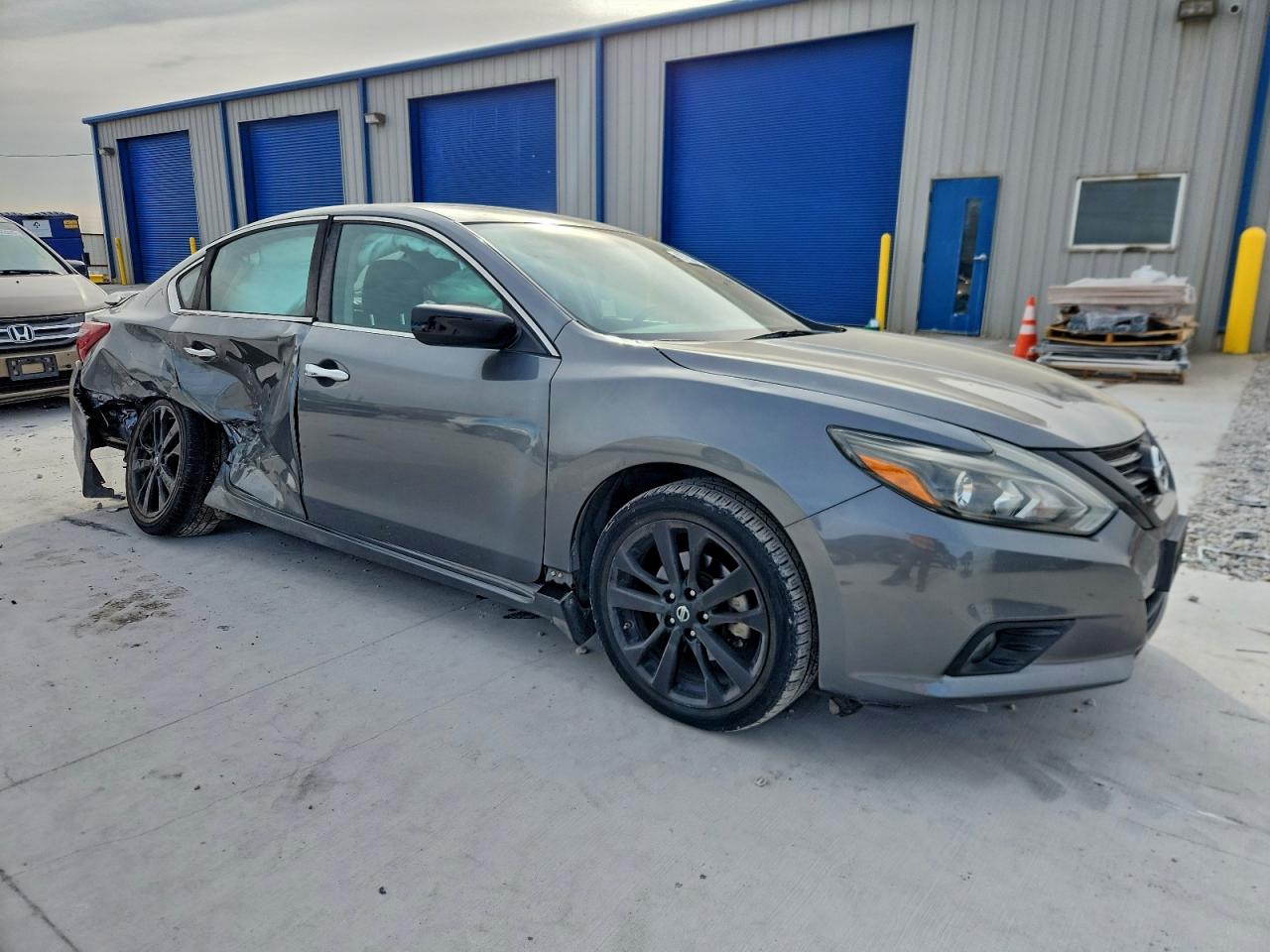 2018 NISSAN ALTIMA 2.5 SR photo 13