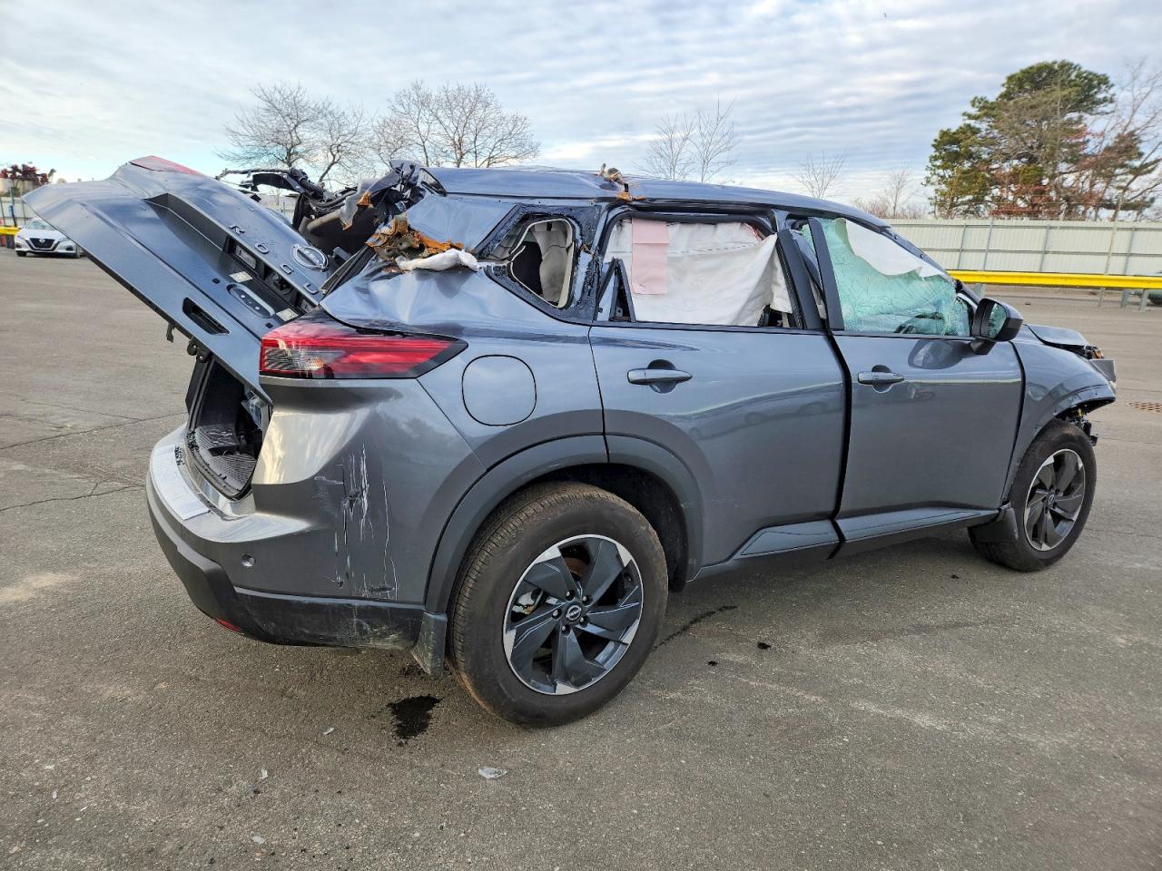 2025 NISSAN ROGUE SV photo 3