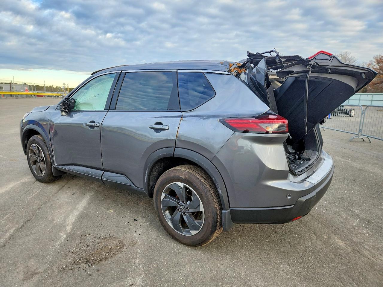 2025 NISSAN ROGUE SV photo 2
