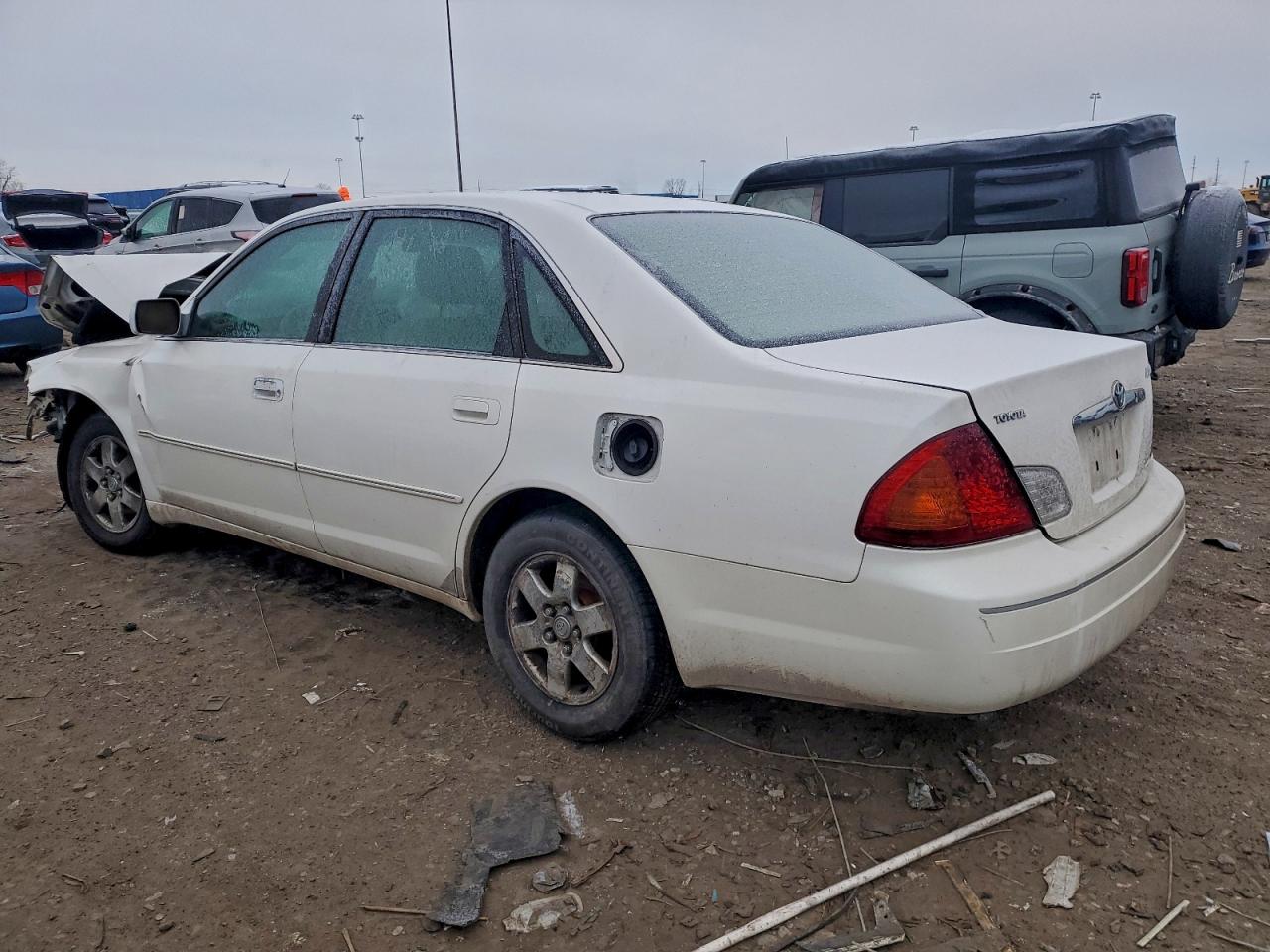 2000 TOYOTA AVALON XL photo 2