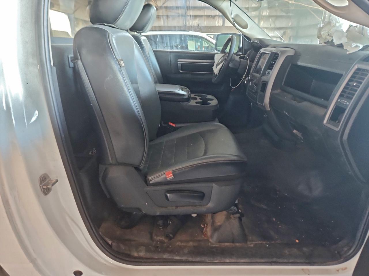 2022 RAM 1500 CLASSIC TRADESMAN photo 10