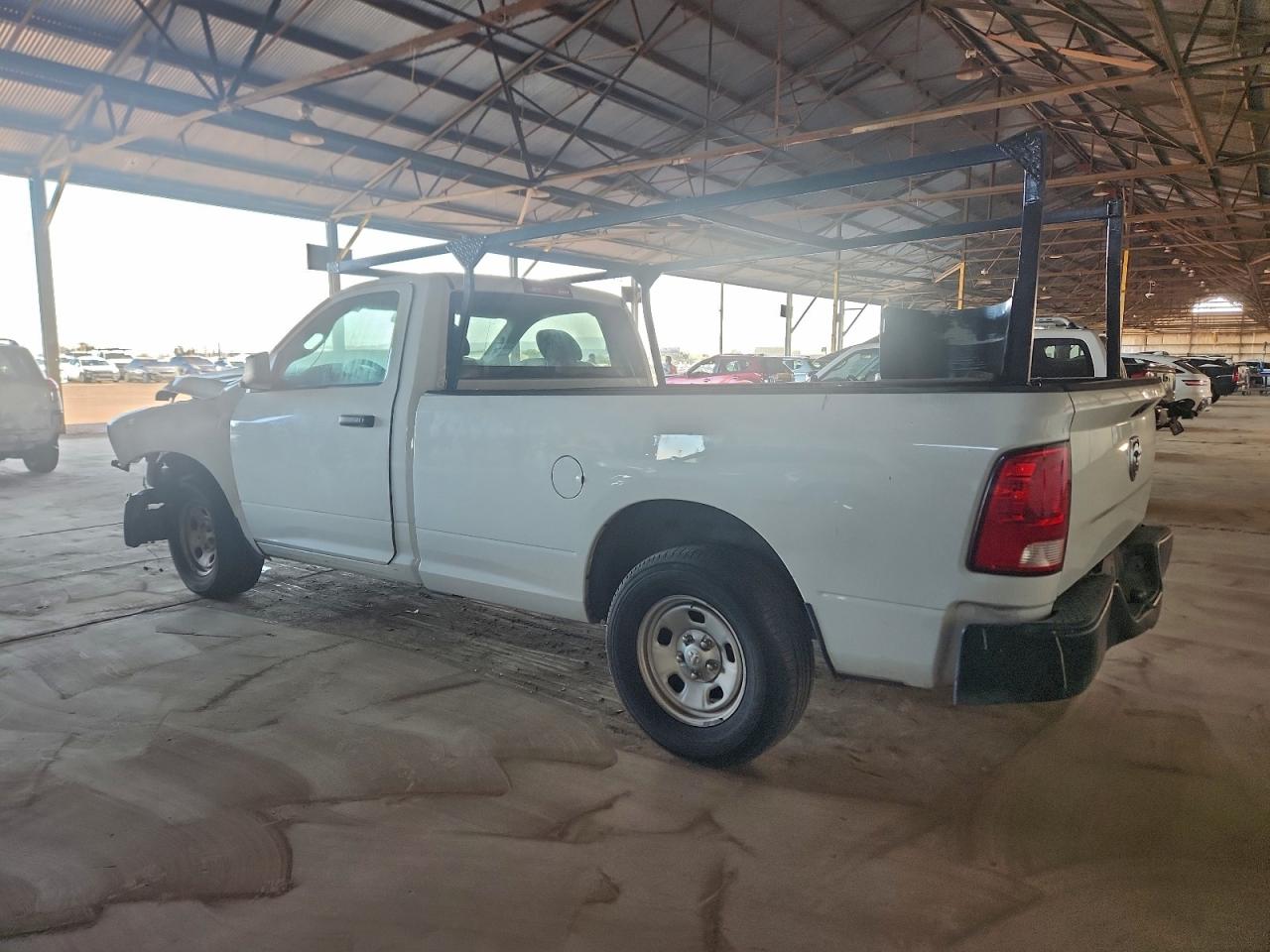 2022 RAM 1500 CLASSIC TRADESMAN photo 2