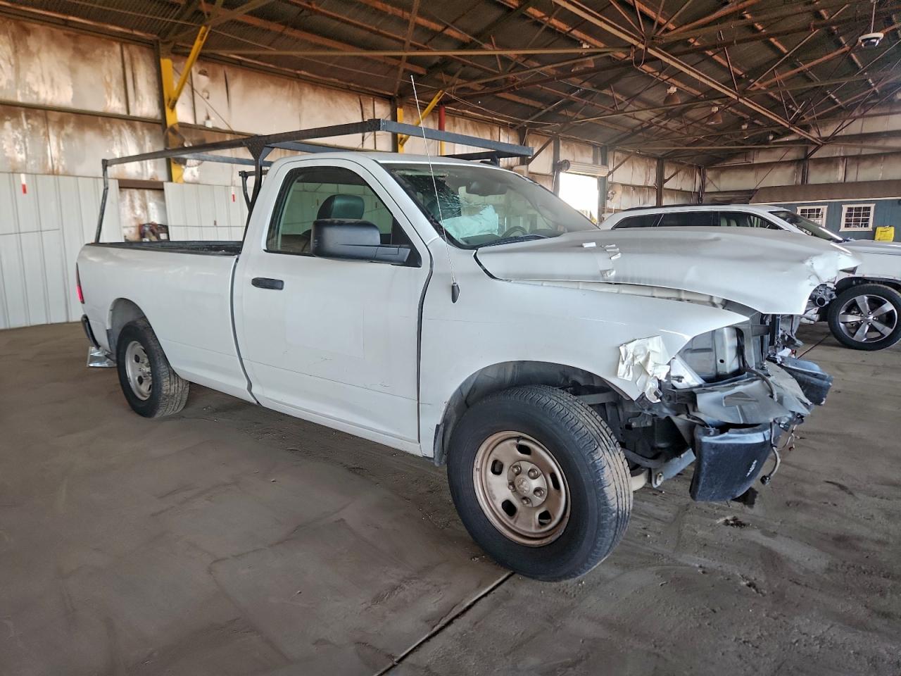 2022 RAM 1500 CLASSIC TRADESMAN photo 4