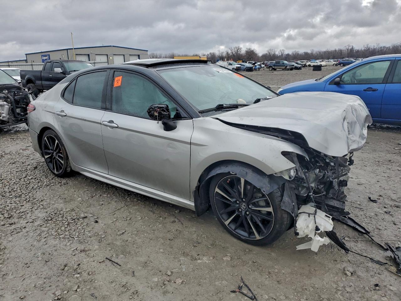 2019 TOYOTA CAMRY XSE photo 4