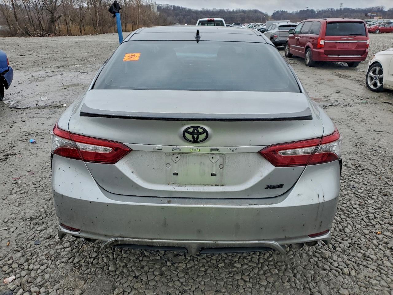 2019 TOYOTA CAMRY XSE photo 6