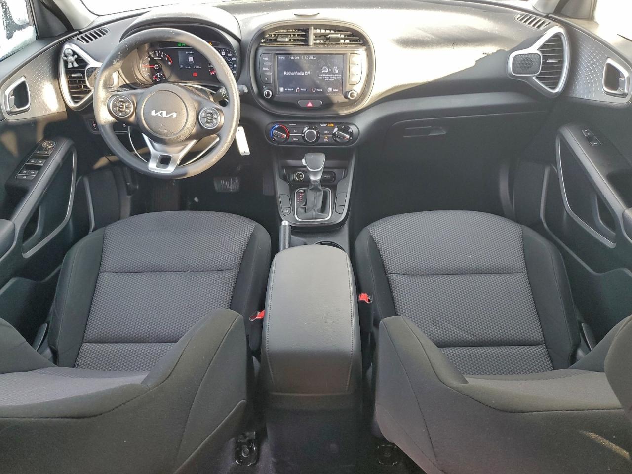 2022 KIA SOUL LX photo 8