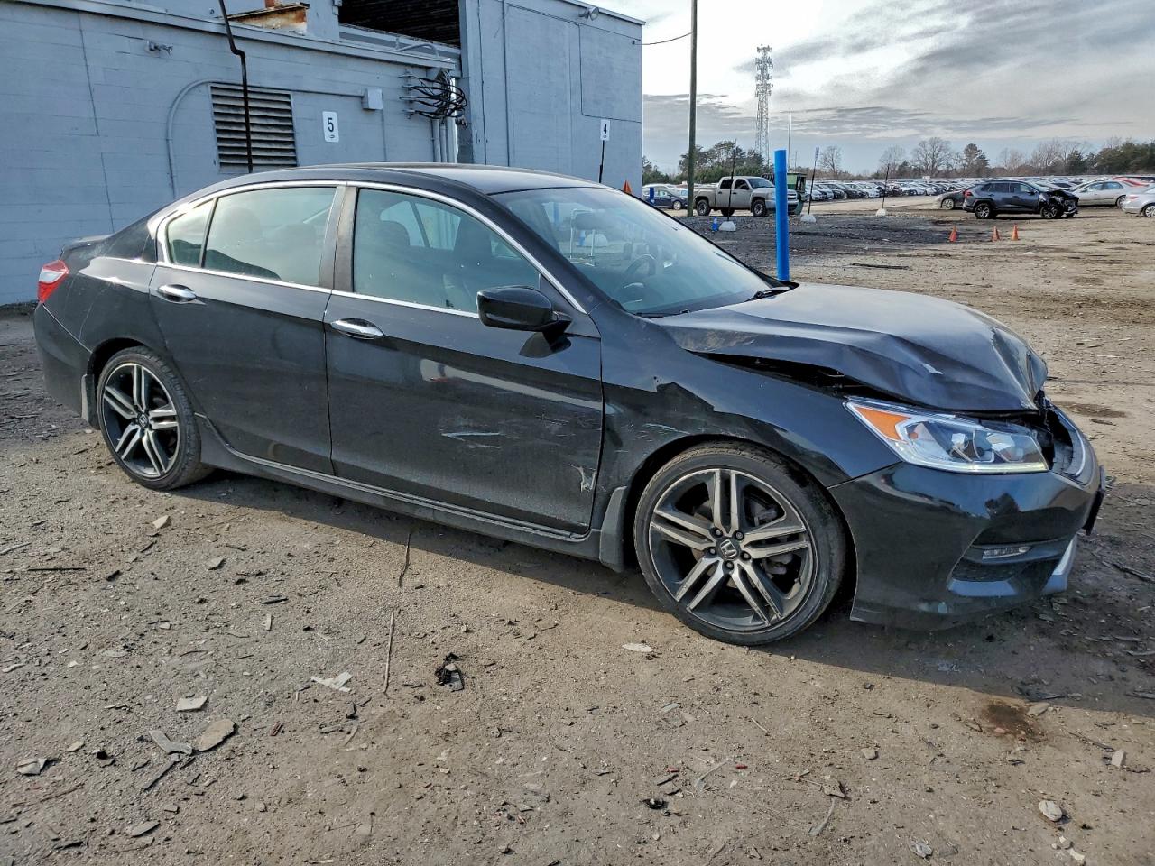 2017 HONDA ACCORD SPORT photo 4