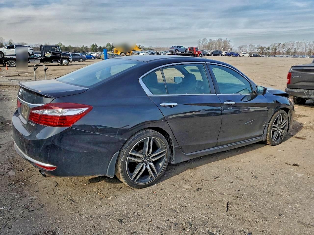 2017 HONDA ACCORD SPORT photo 3