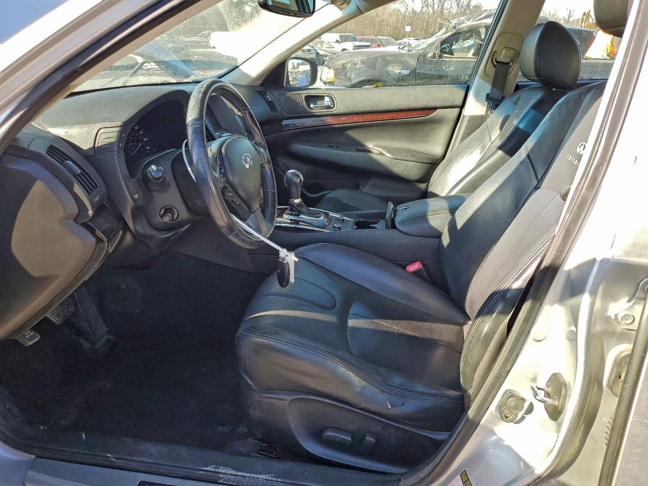 2013 INFINITI G37 BASE photo 7