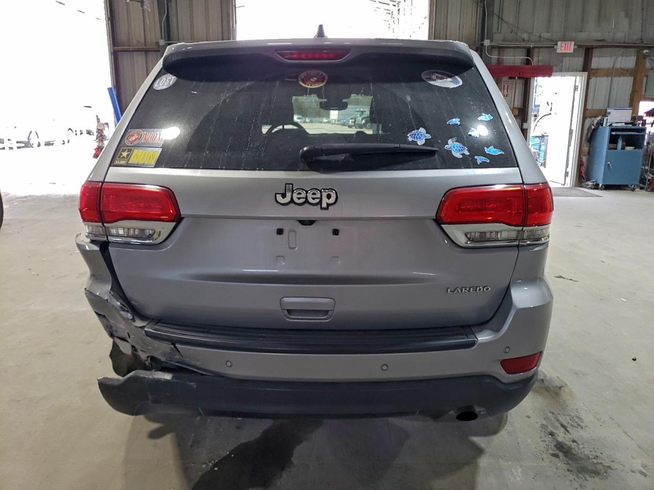 2019 JEEP GRAND CHEROKEE LAREDO photo 6
