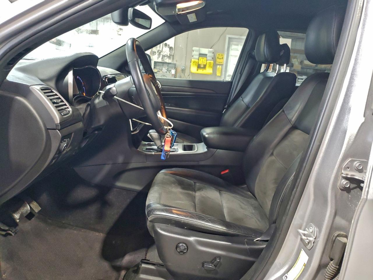 2019 JEEP GRAND CHEROKEE LAREDO photo 7
