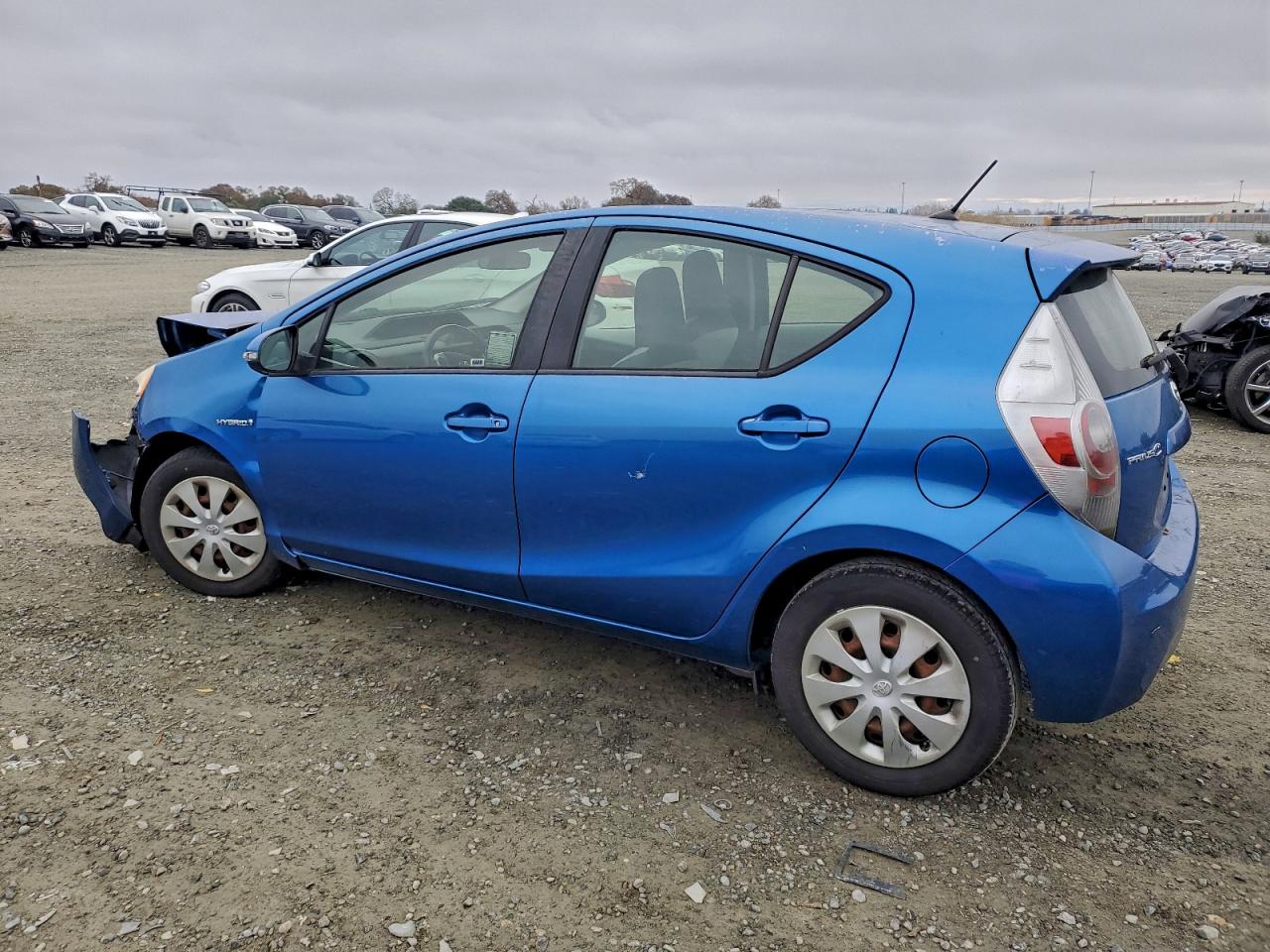 2013 TOYOTA PRIUS C photo 4