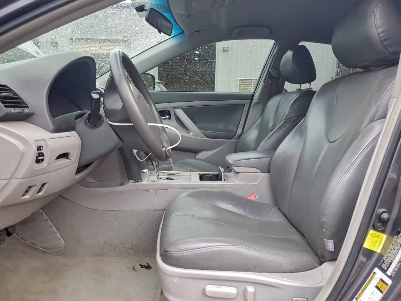2011 TOYOTA CAMRY BASE photo 13