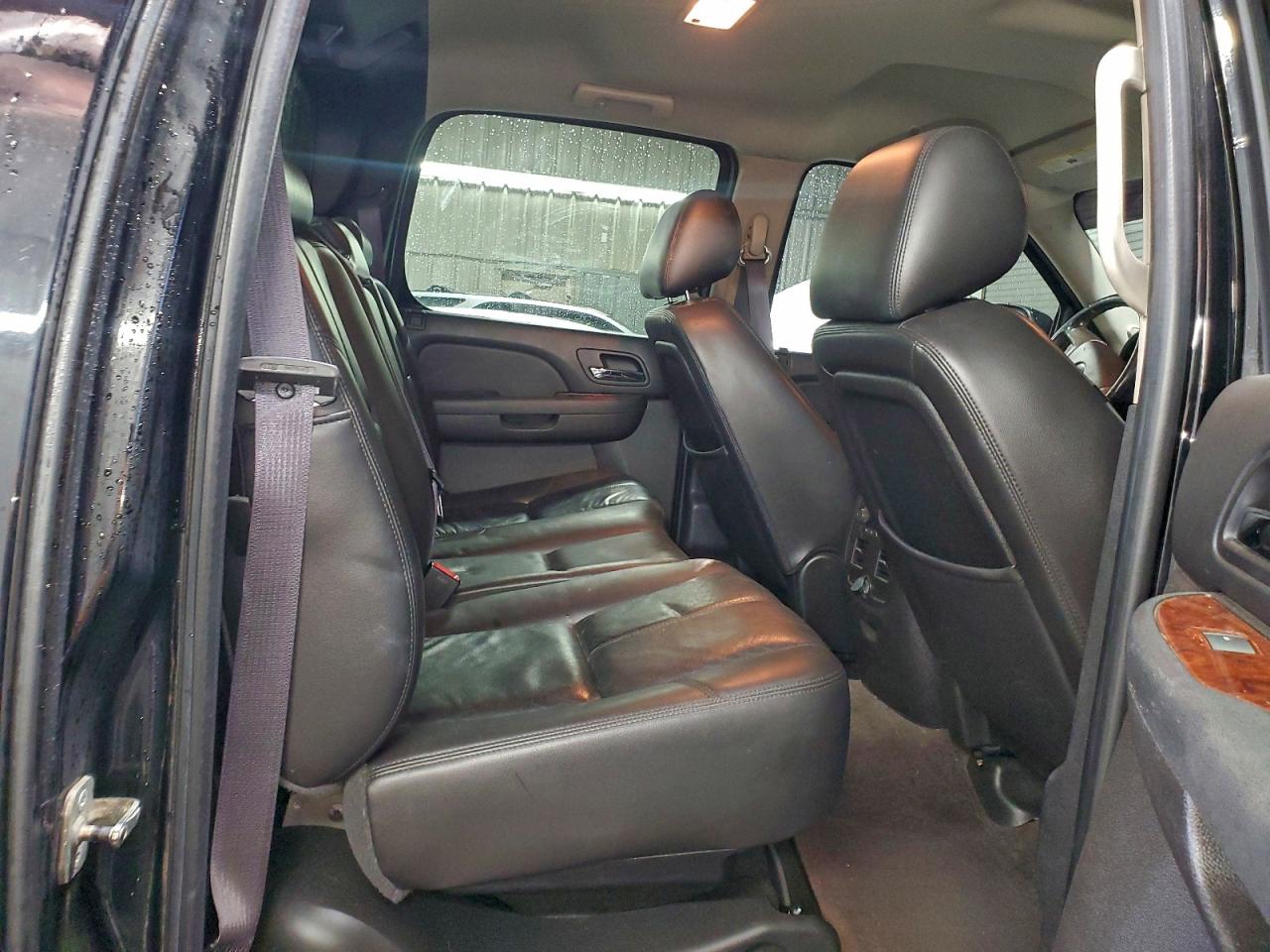 2011 CHEVROLET AVALANCHE LT photo 10
