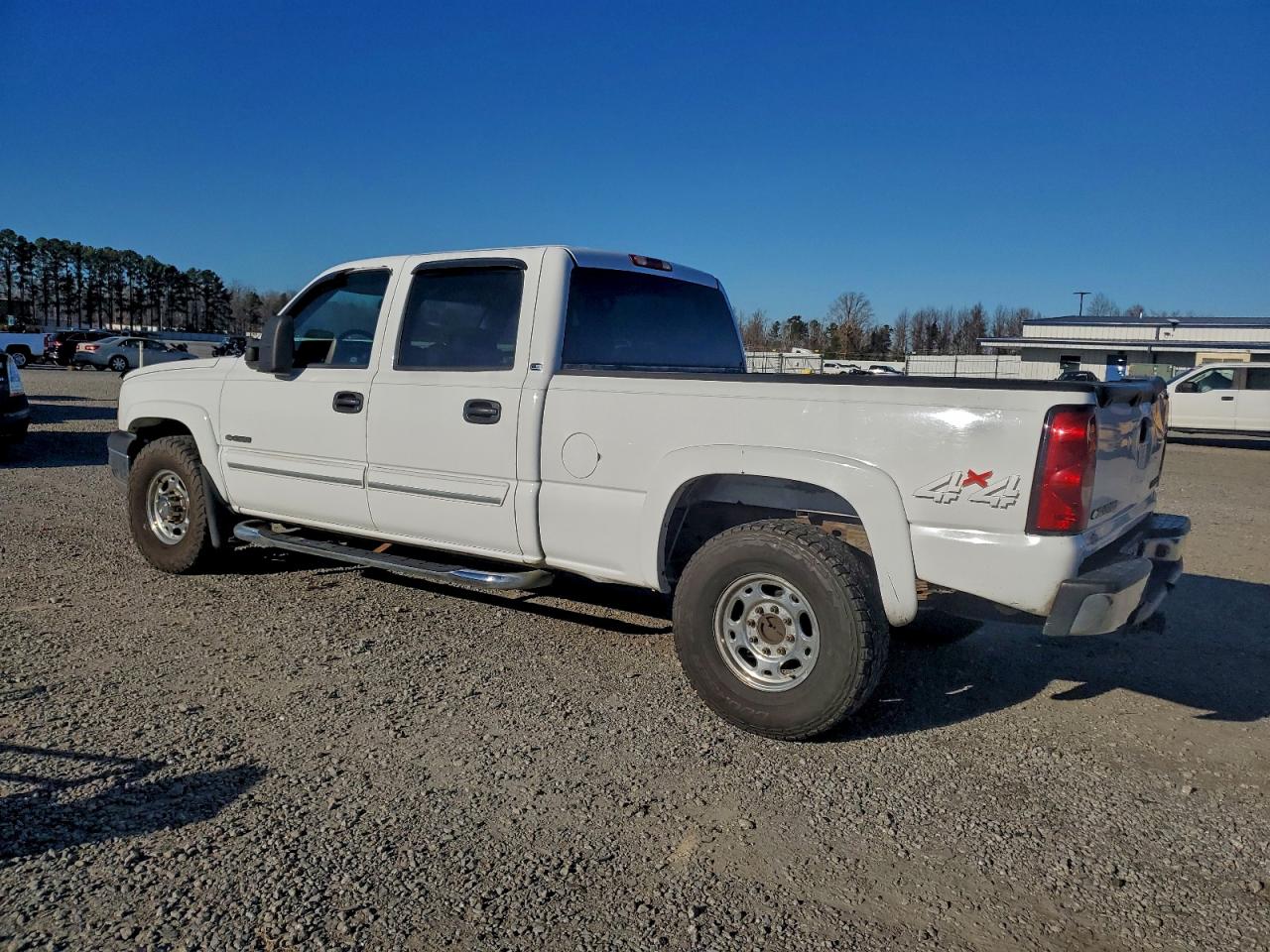 2004 CHEVROLET SILVERADO K2500 photo 2