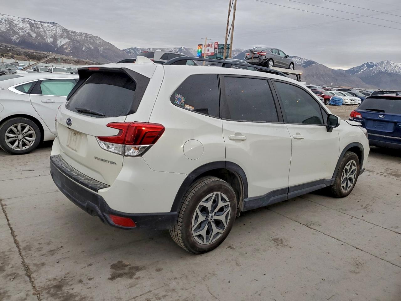 2019 SUBARU FORESTER PREMIUM photo 3