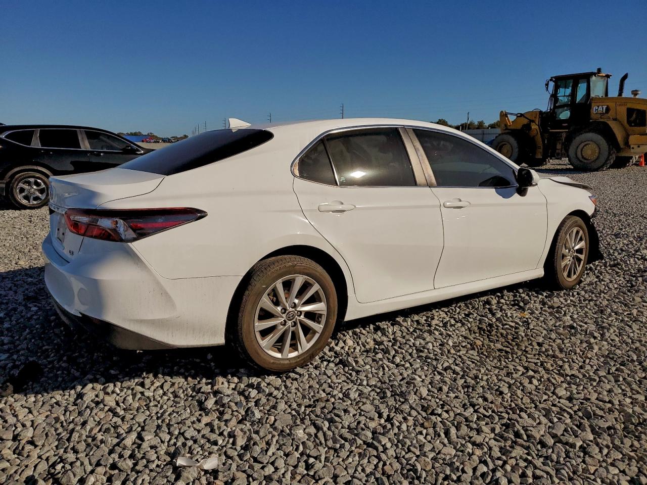 2023 TOYOTA CAMRY LE photo 3