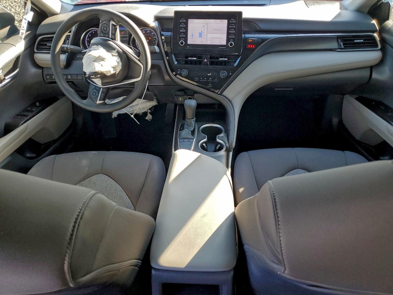 2023 TOYOTA CAMRY LE photo 8
