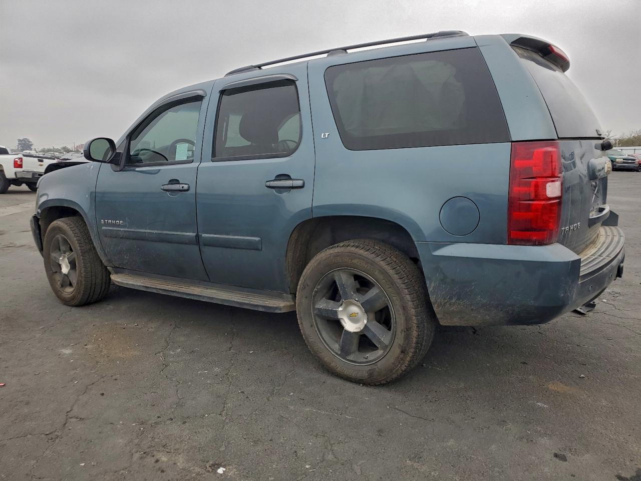 2008 CHEVROLET TAHOE C1500 photo 2