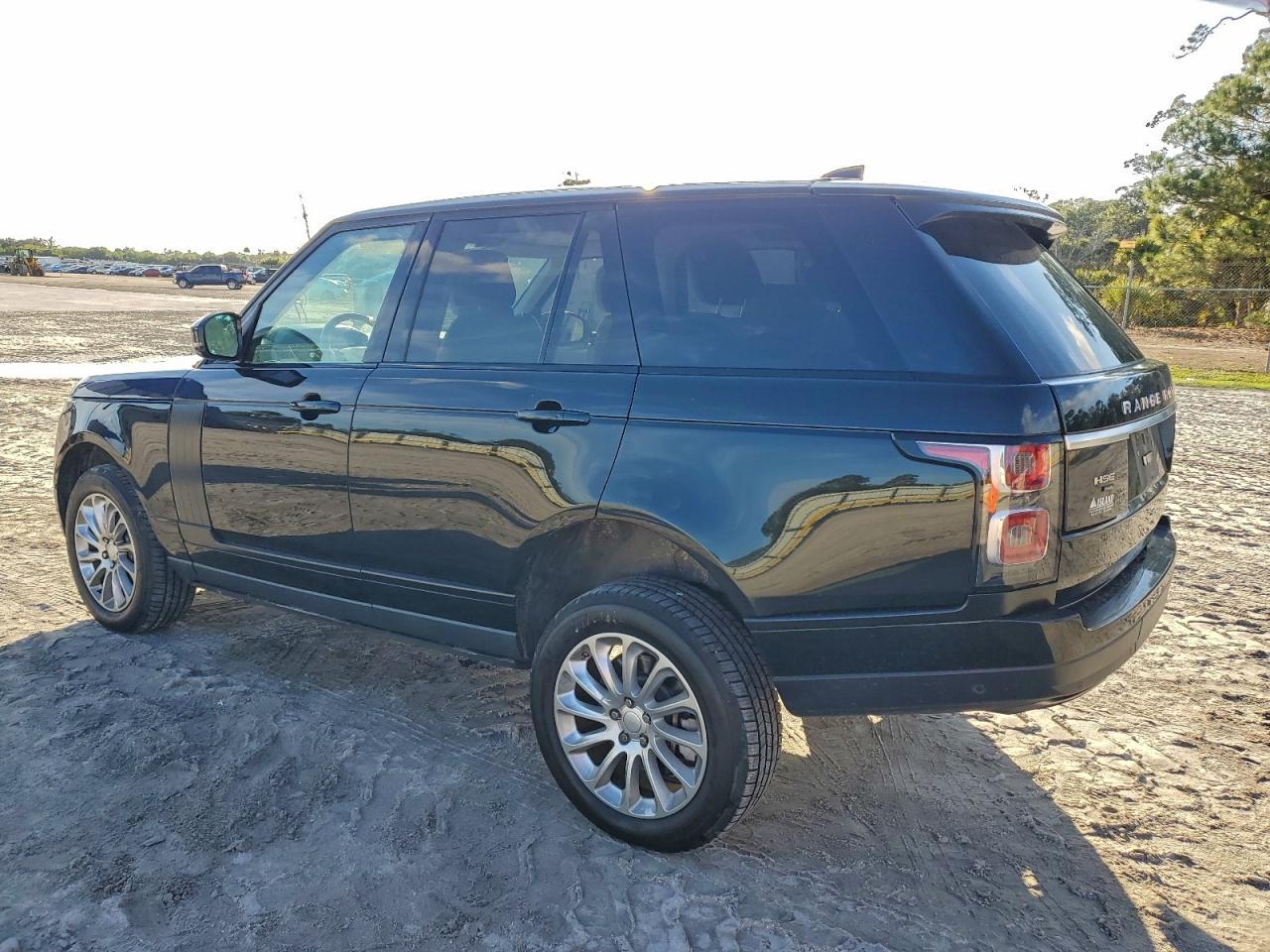 2020 LAND ROVER RANGE ROVER HSE photo 2