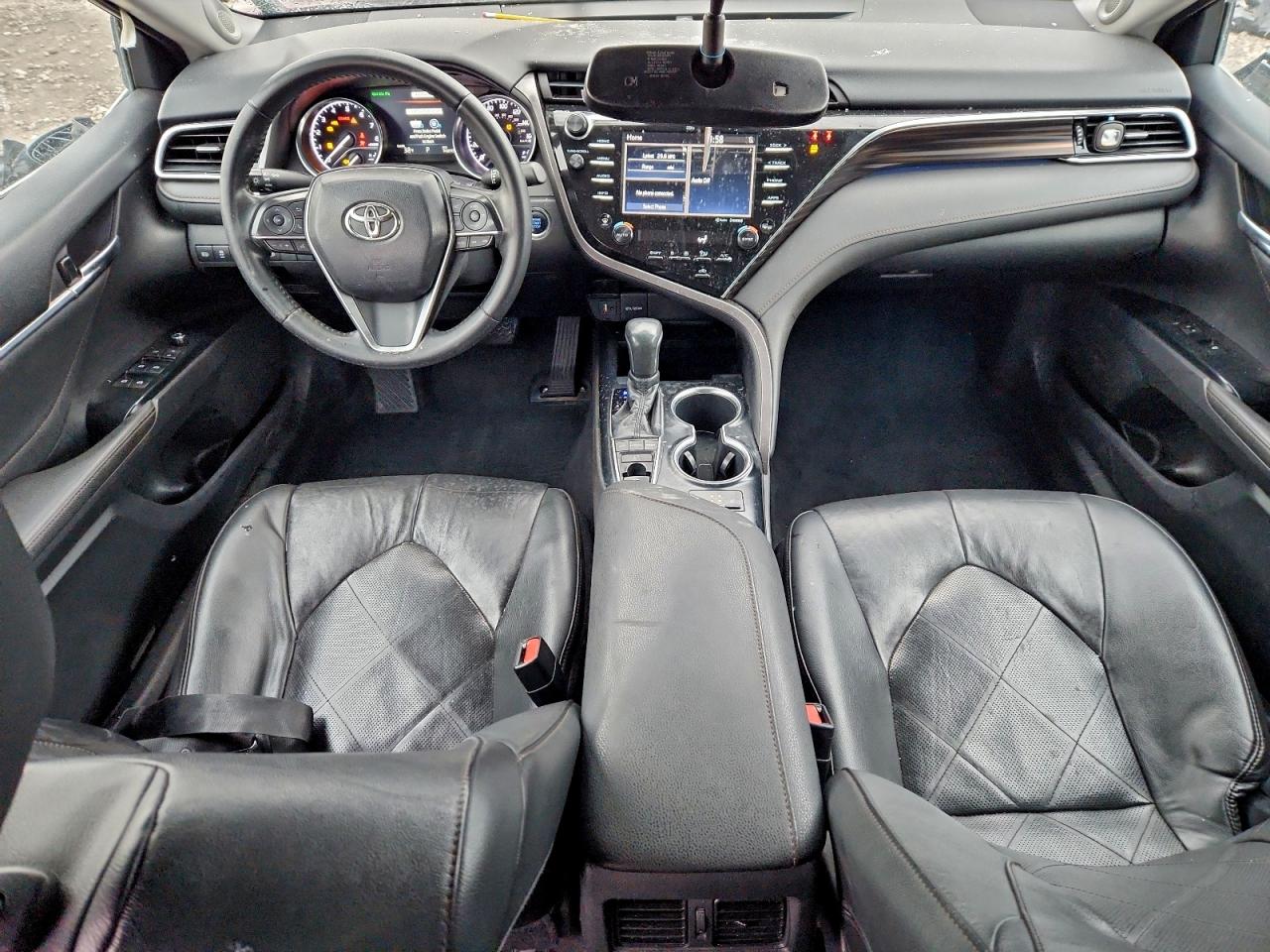 2018 TOYOTA CAMRY XLE photo 8