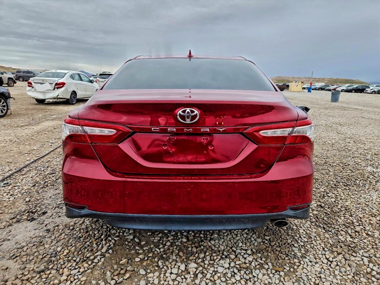 2018 TOYOTA CAMRY XLE photo 6
